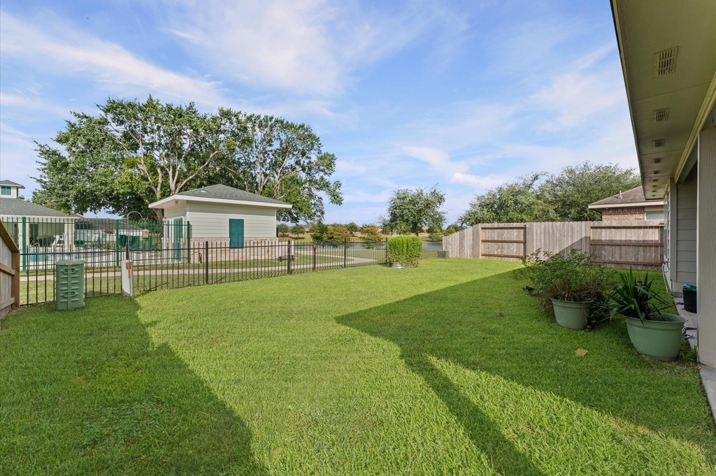 18107 Cypress Mist Court - Photo 13