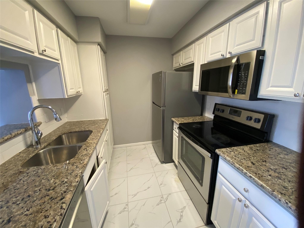 6633 W Airport Boulevard - Photo 0