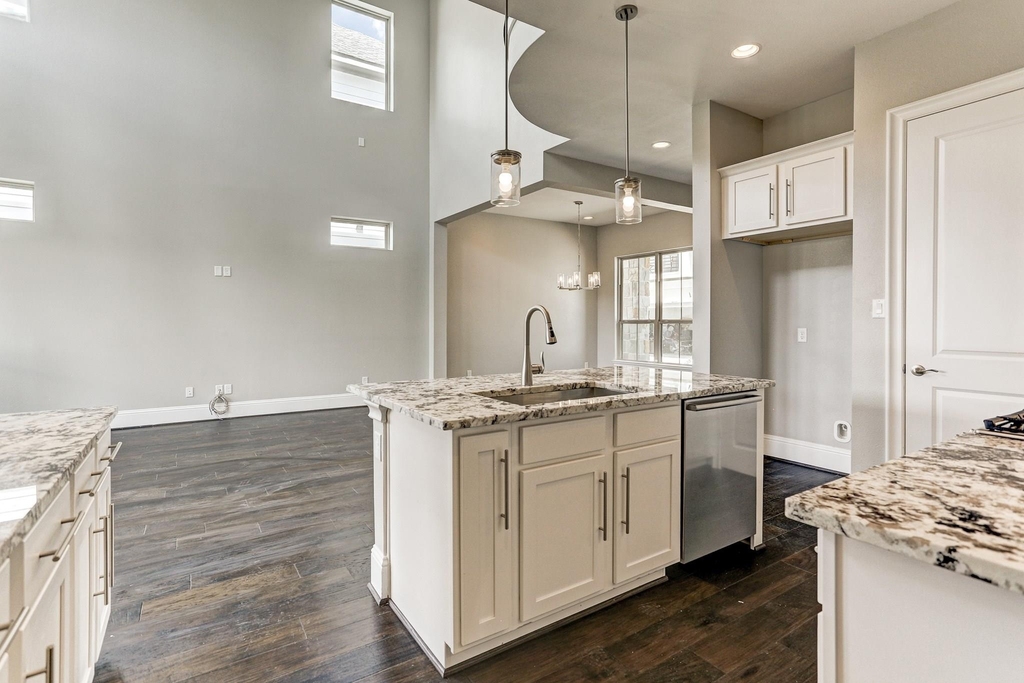 4859 Benning Dr - Photo 9