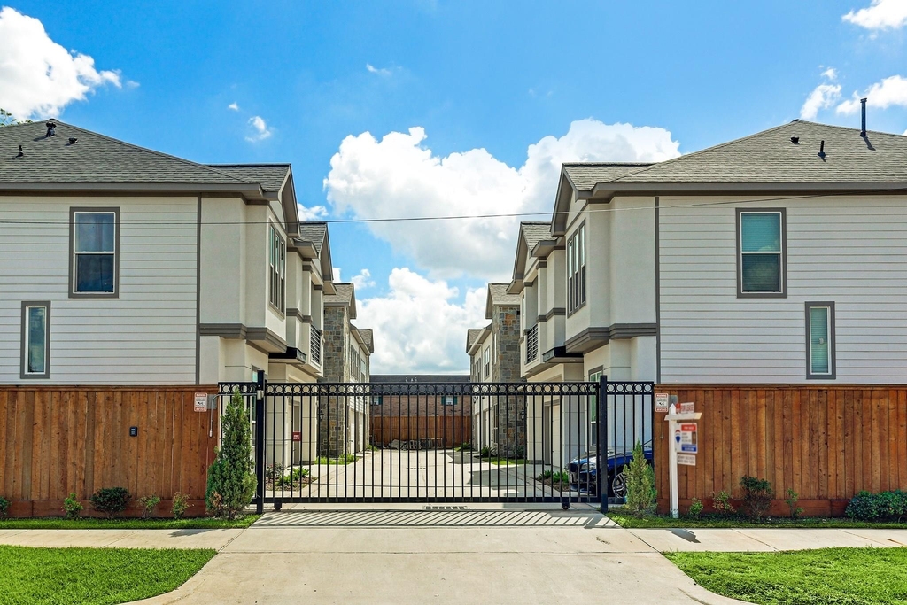 4859 Benning Dr - Photo 39