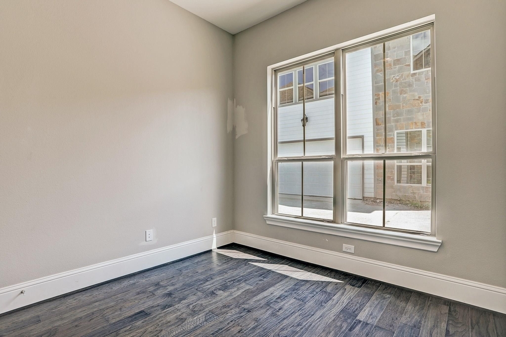 4859 Benning Dr - Photo 23