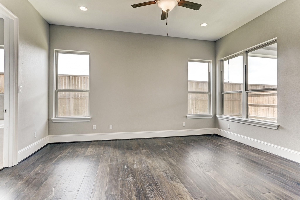 4859 Benning Dr - Photo 14