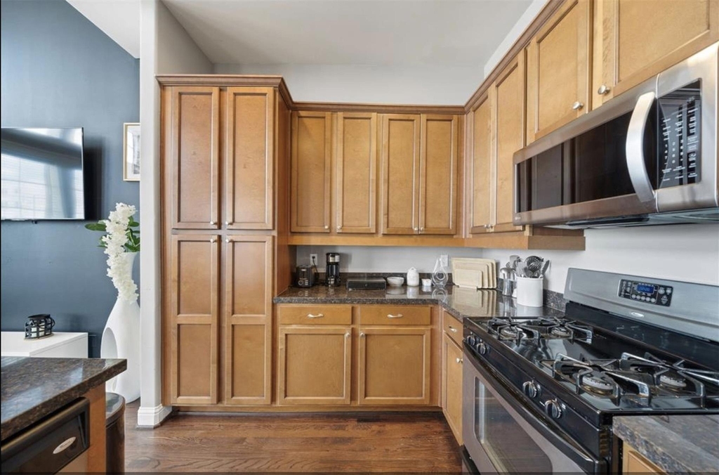 2512 Leeland Street - Photo 18
