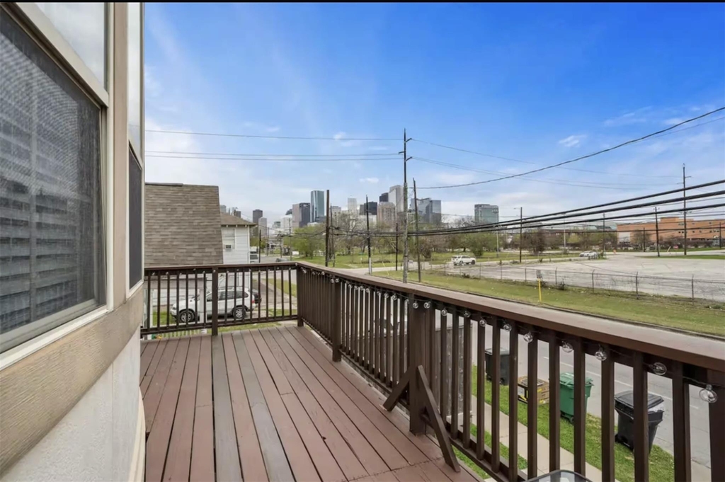2512 Leeland Street - Photo 4