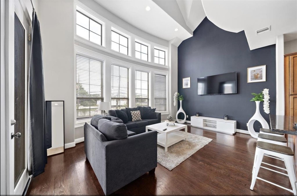 2512 Leeland Street - Photo 3