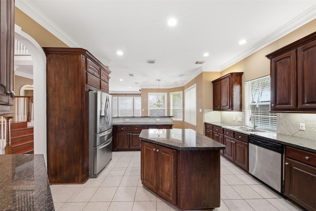 17 Ambleside Crescent Drive - Photo 9