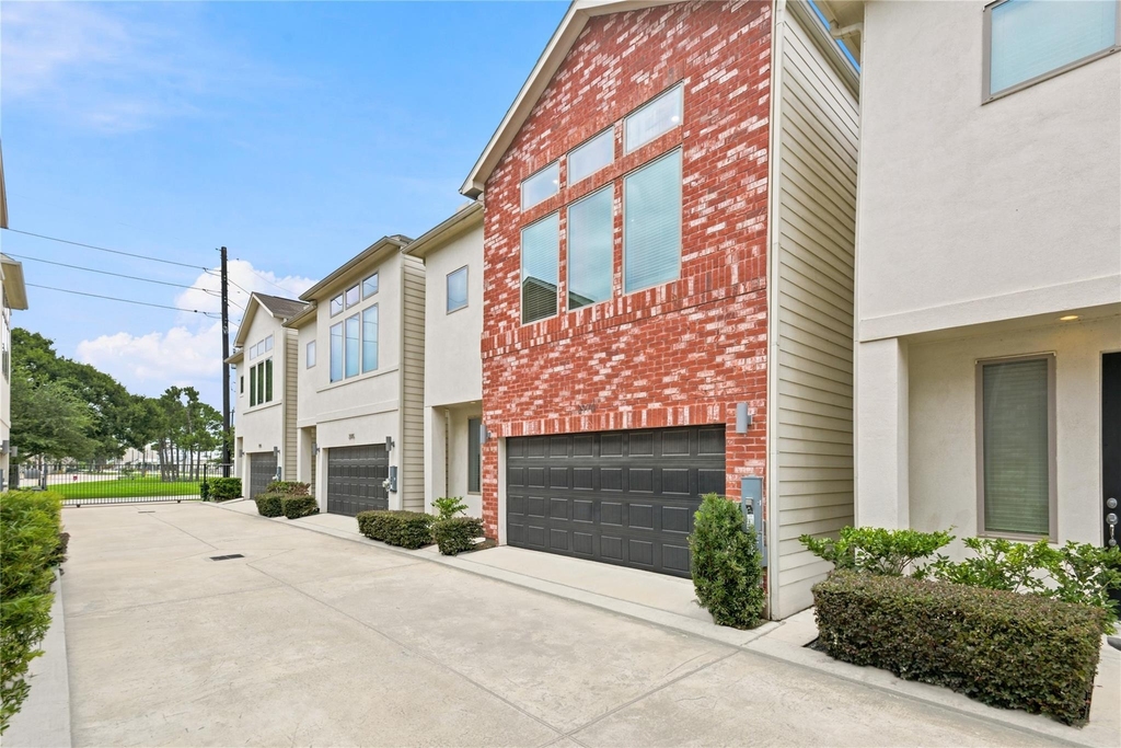 2974 Alice Street - Photo 2