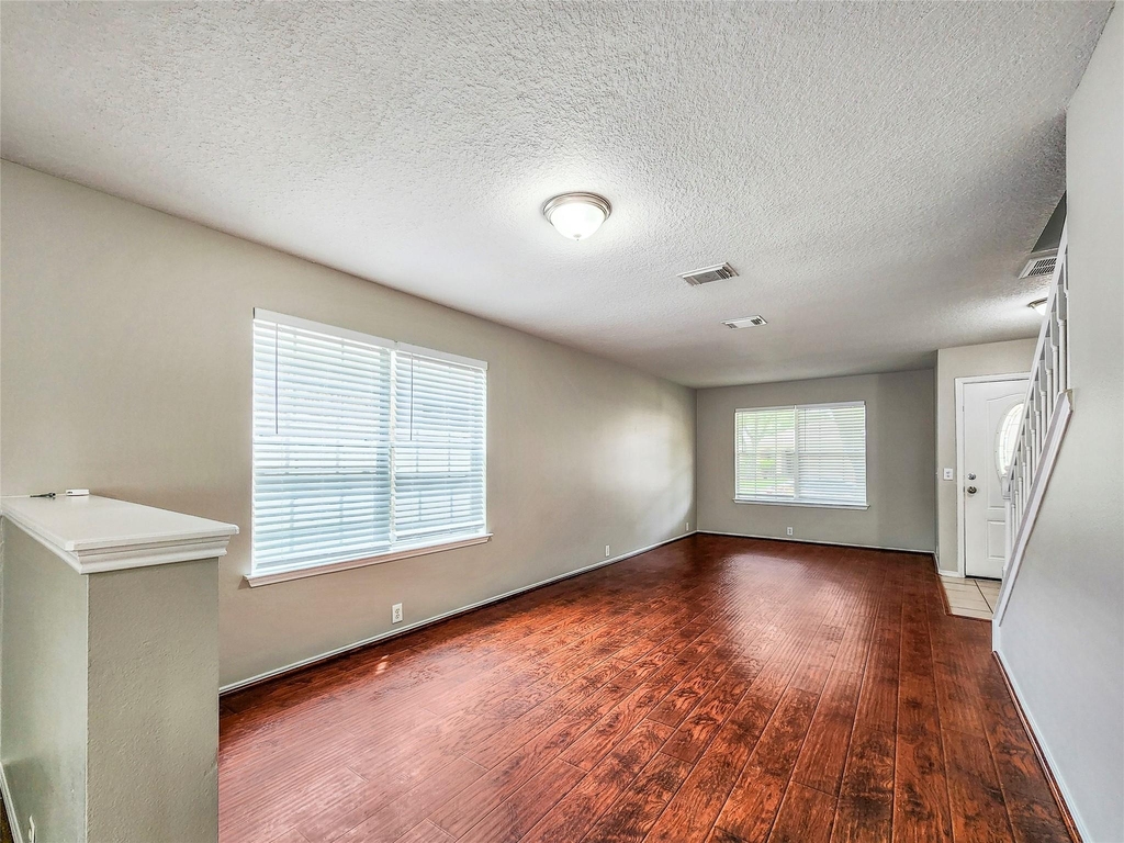 19222 Indian Stone Lane - Photo 2