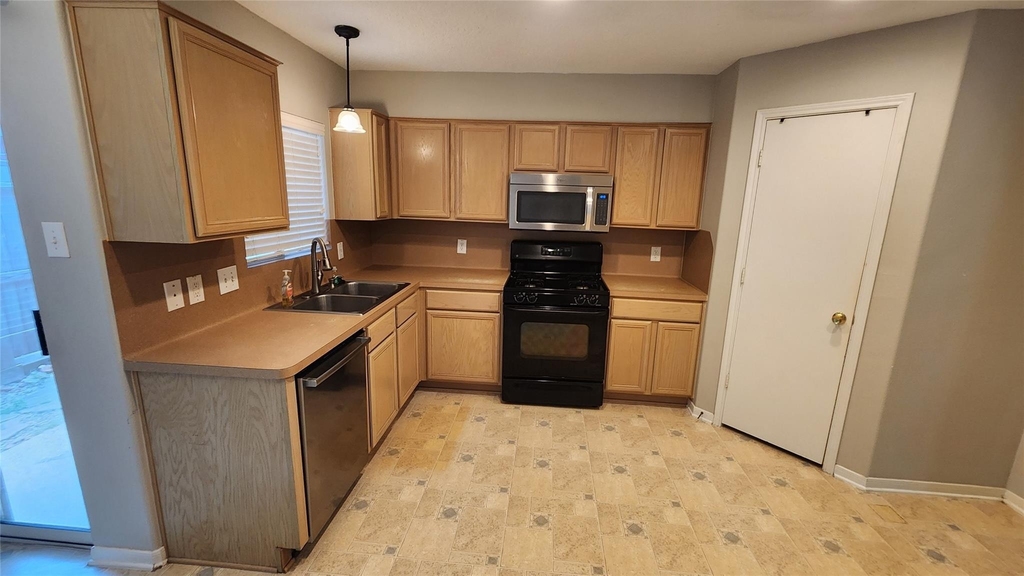 12214 Carriage Oak Circle - Photo 6