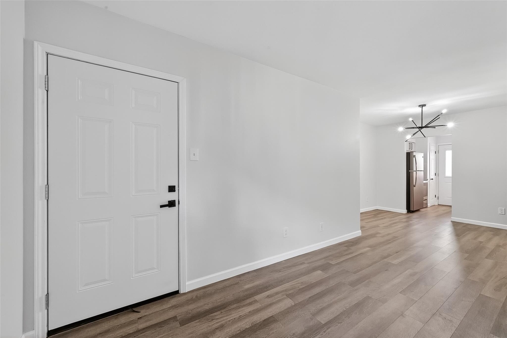1811 Stoney Brook Drive - Photo 3
