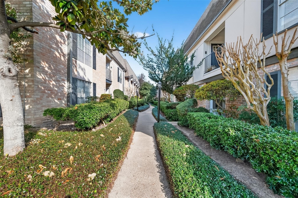 1811 Stoney Brook Drive - Photo 1
