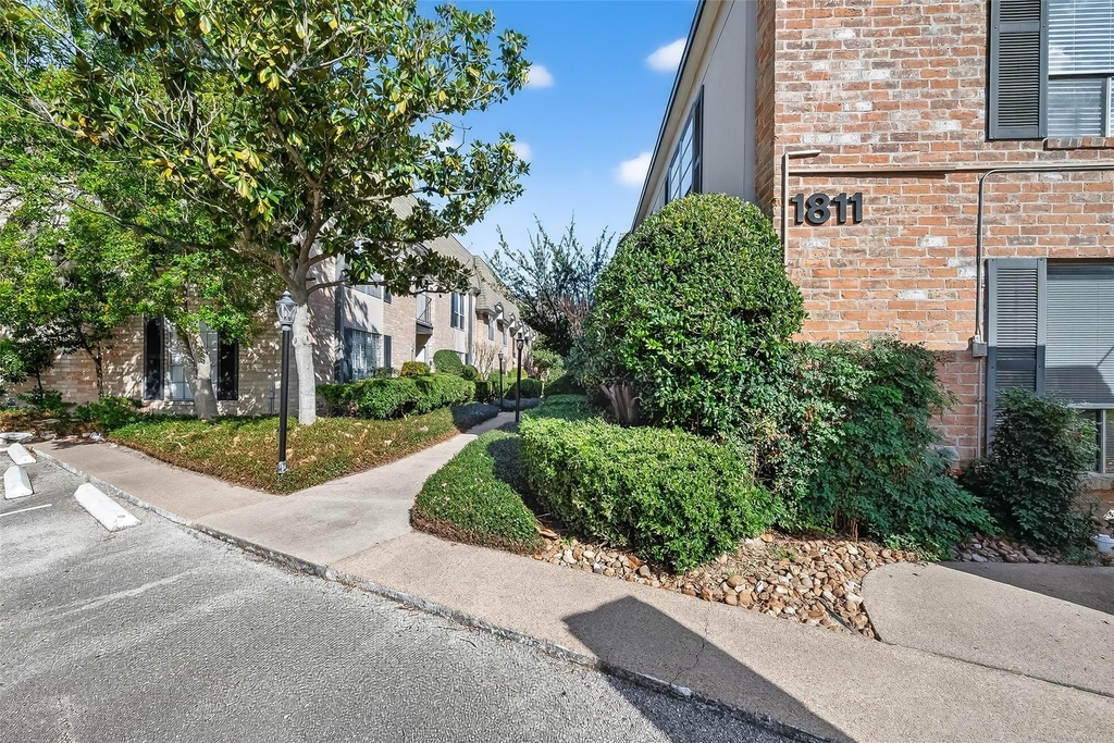 1811 Stoney Brook Drive - Photo 21