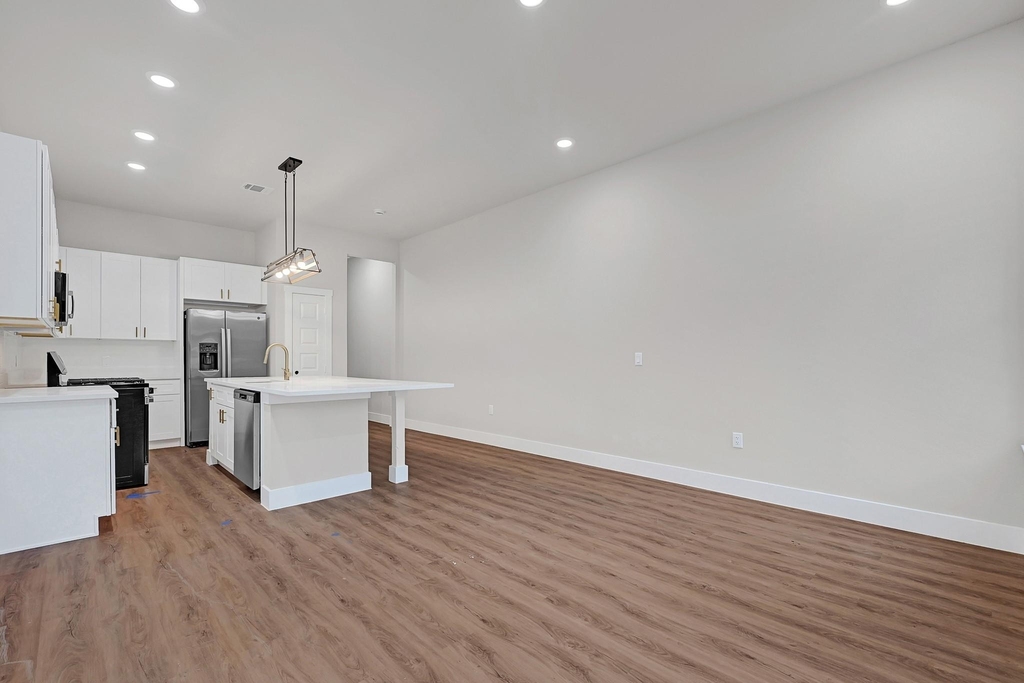112 S San Jacinto Street - Photo 3