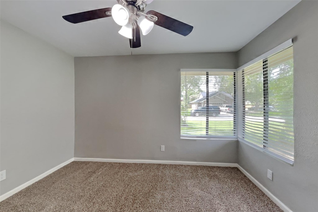 8607 Pines Place Drive - Photo 12