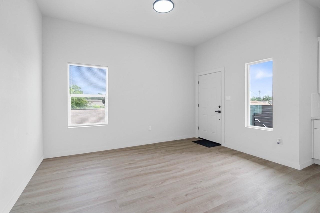9725 Kerr Street - Photo 5