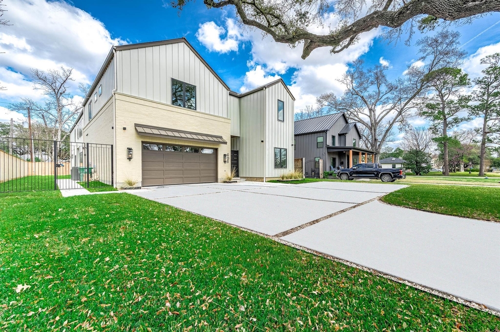 408 W 30th Street - Photo 1