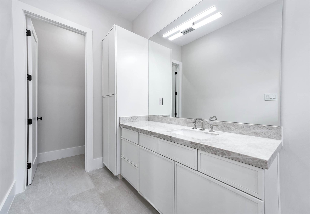408 W 30th Street - Photo 35