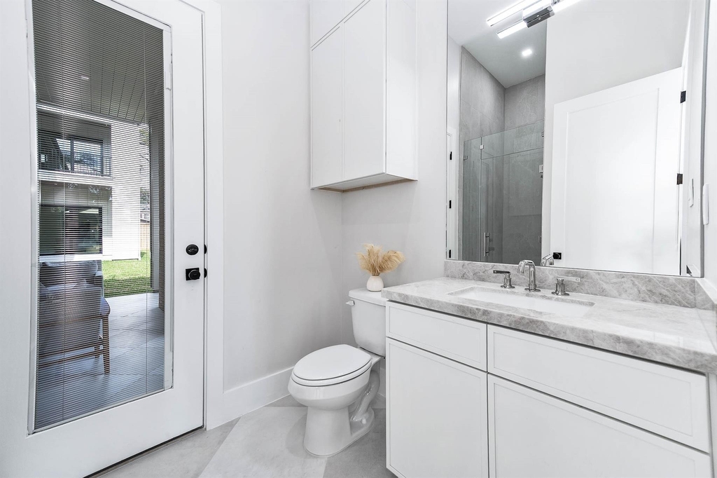 408 W 30th Street - Photo 39