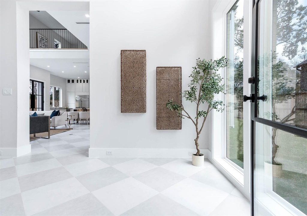 408 W 30th Street - Photo 5