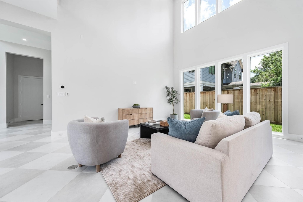 408 W 30th Street - Photo 7