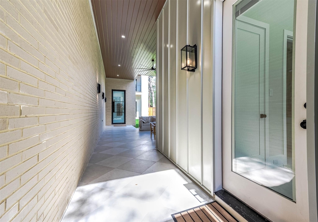 408 W 30th Street - Photo 3