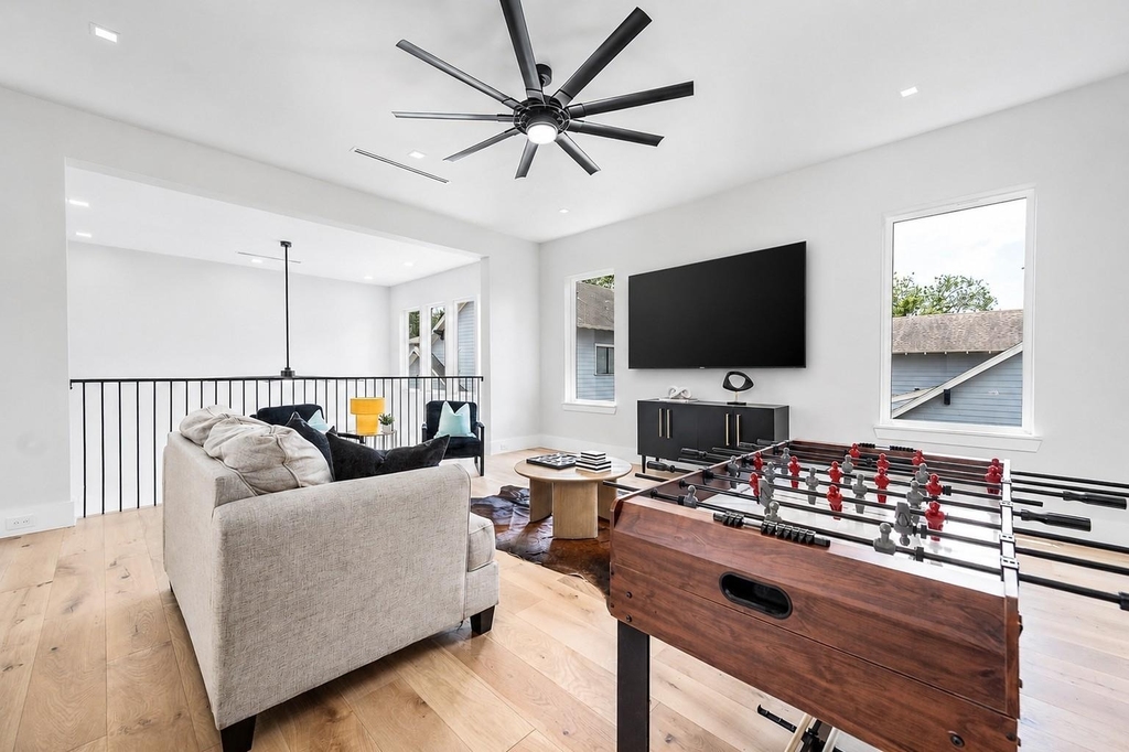 408 W 30th Street - Photo 22