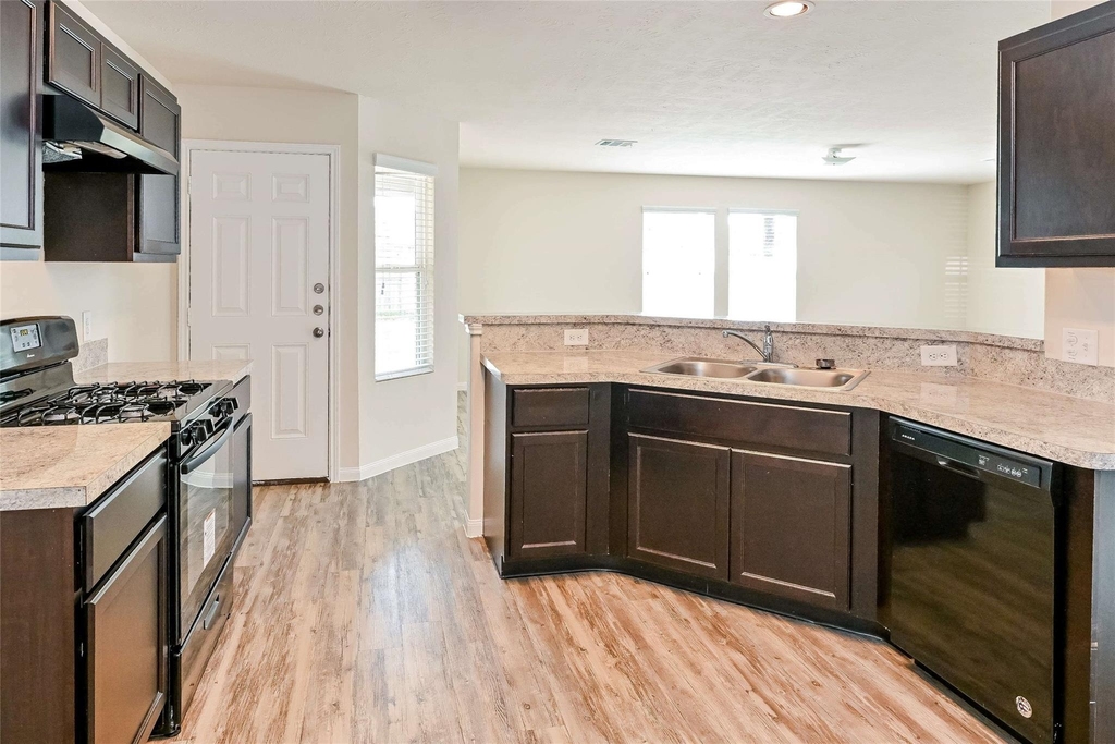 13286 Italian Cypress Avenue - Photo 2