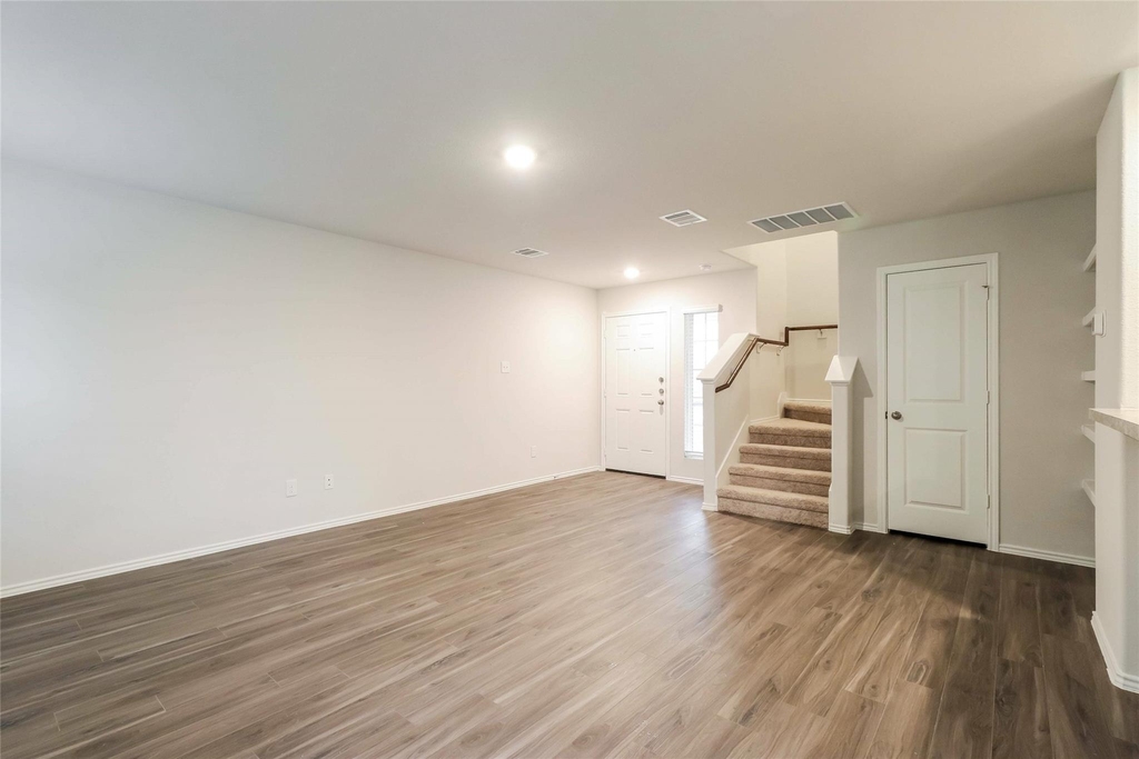2538 Grayling Drive - Photo 3