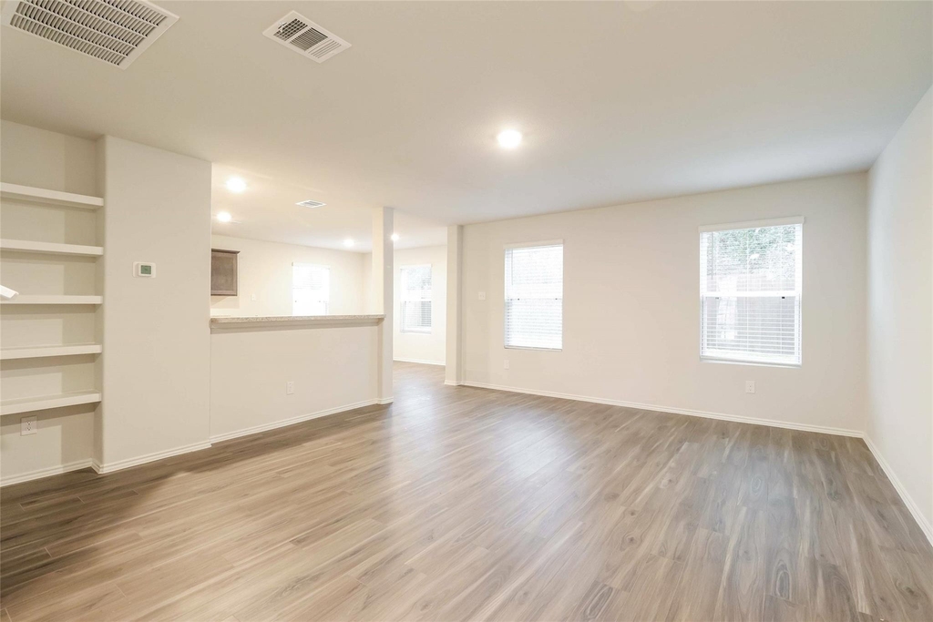 2538 Grayling Drive - Photo 4