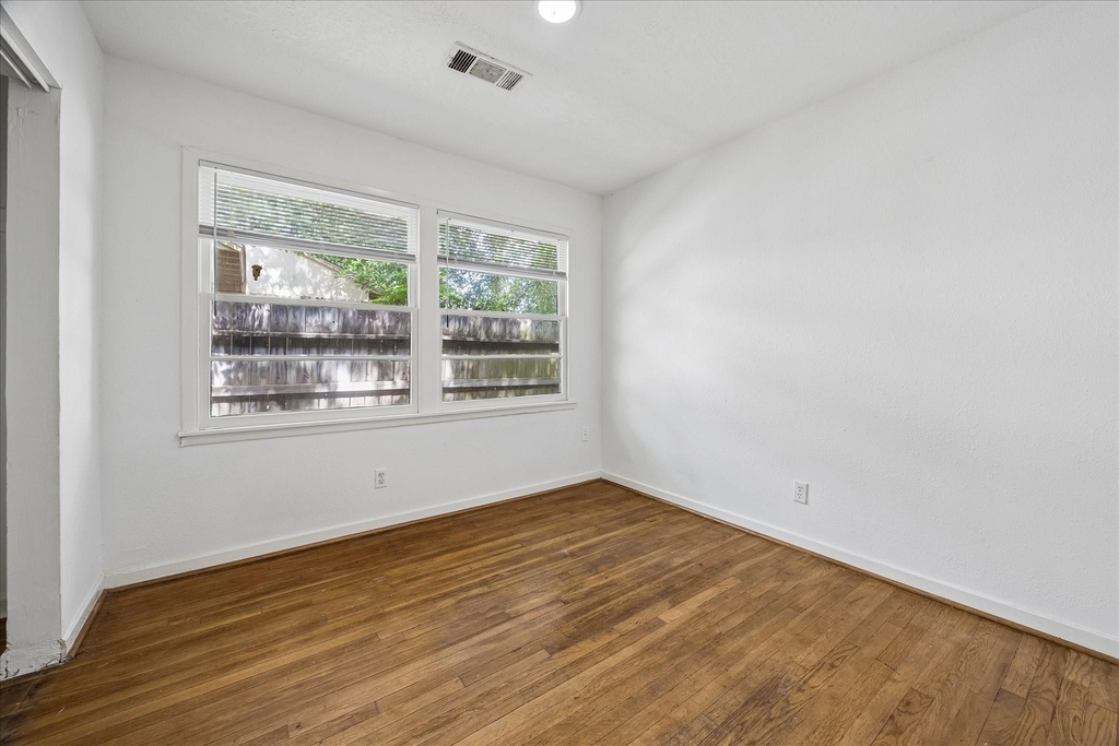4022 Woodcraft Street - Photo 7
