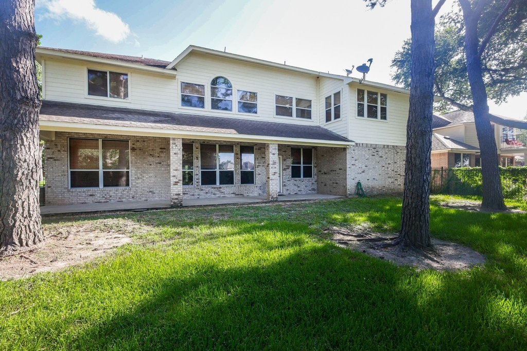24319 Bay Hill Boulevard - Photo 20