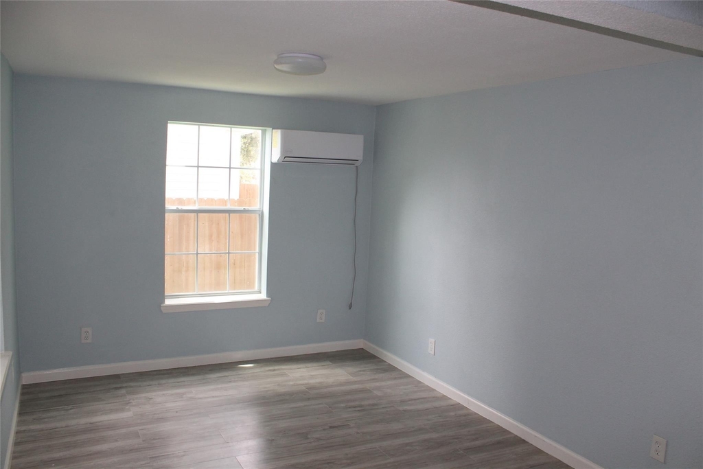 1015 30th Street - Photo 6
