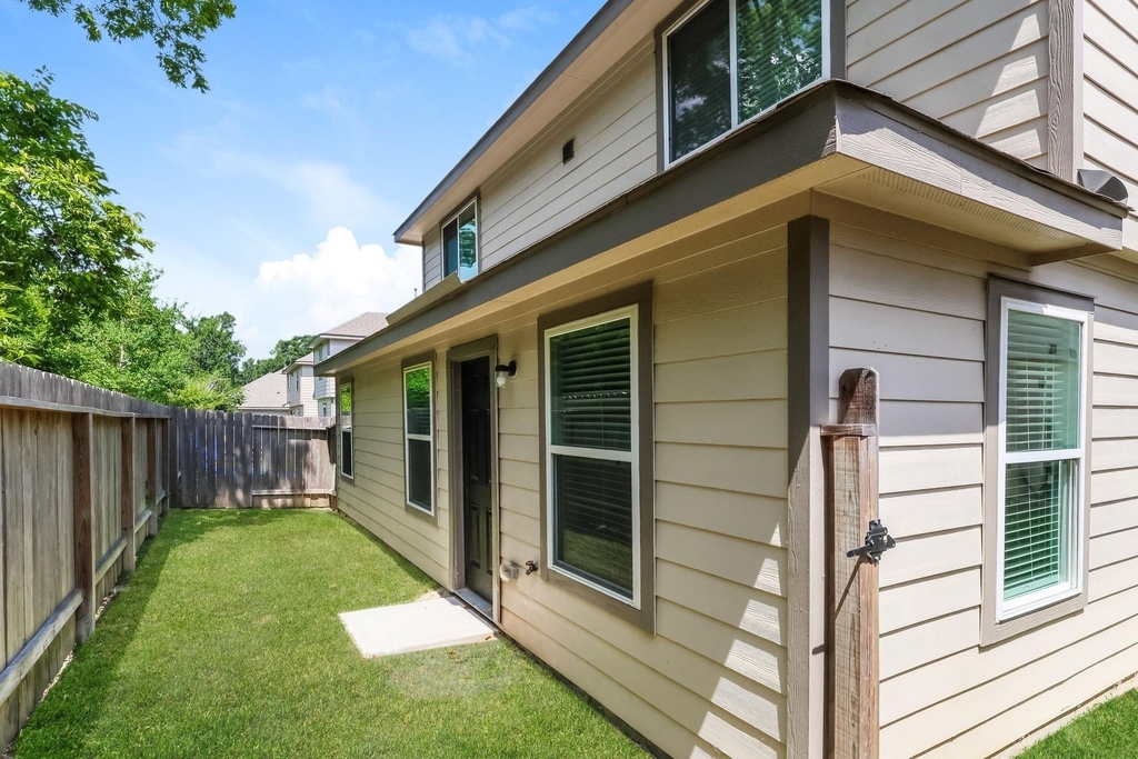 325 Shelby Meadow Drive - Photo 2