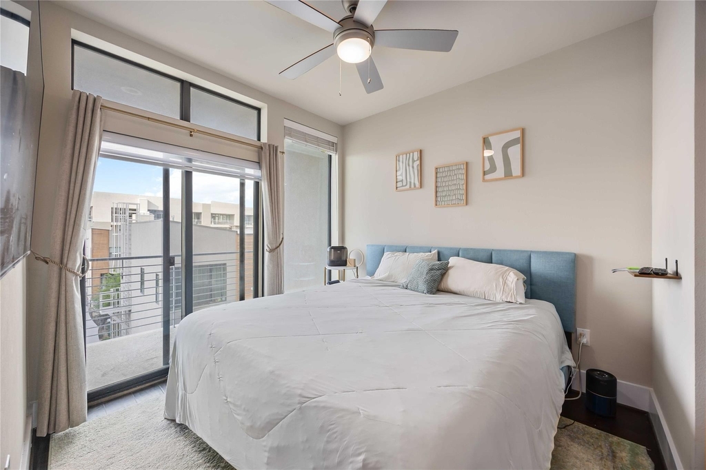 2401 Crawford Street - Photo 8