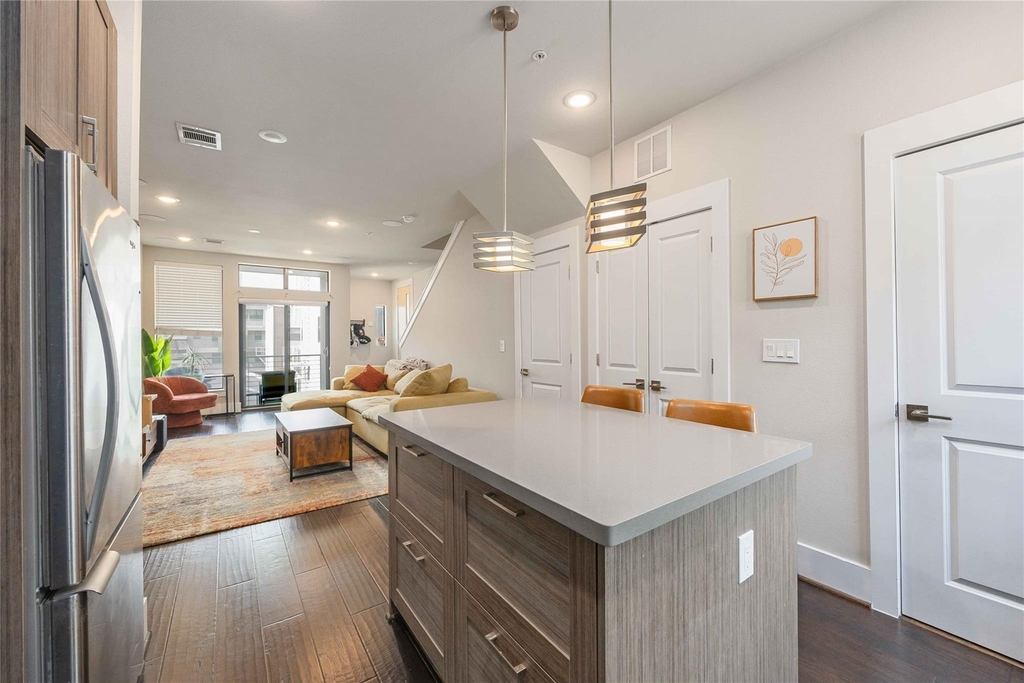 2401 Crawford Street - Photo 15