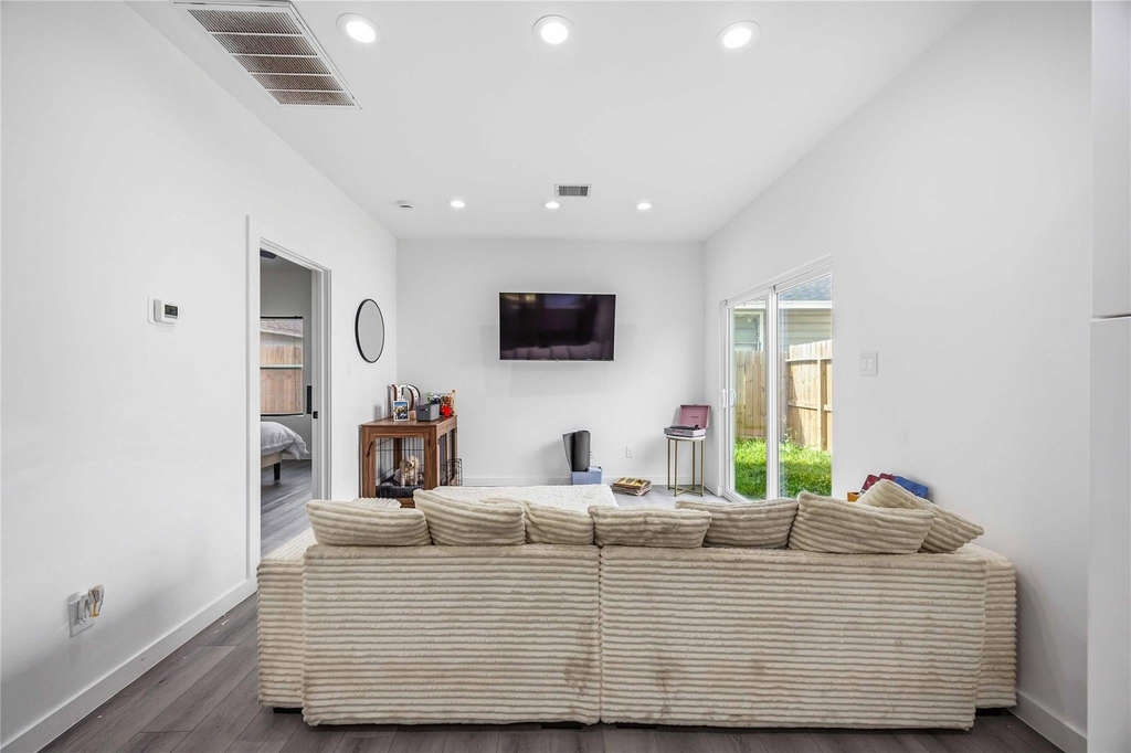 8614 Peachtree Street - Photo 10