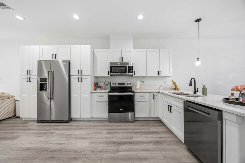 8614 Peachtree Street - Photo 7