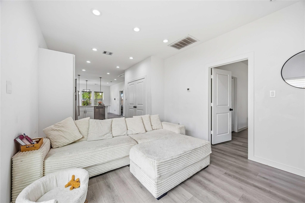 8614 Peachtree Street - Photo 1