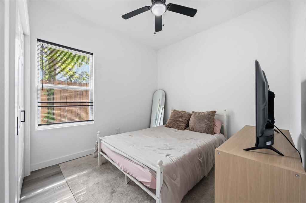 8614 Peachtree Street - Photo 12