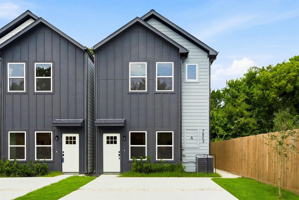 7841 Sunnyhill Street - Photo 0