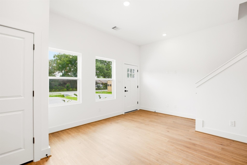 7841 Sunnyhill Street - Photo 6