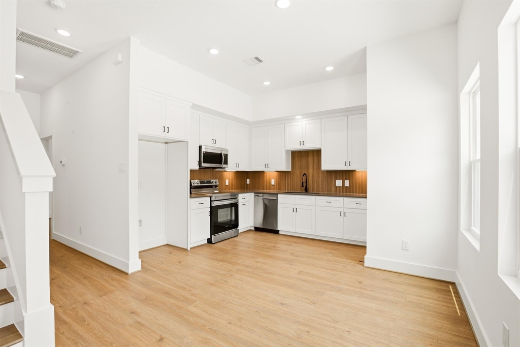 7841 Sunnyhill Street - Photo 4