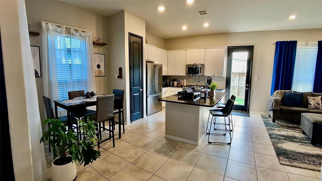 214 Club Crest Ln - Photo 1