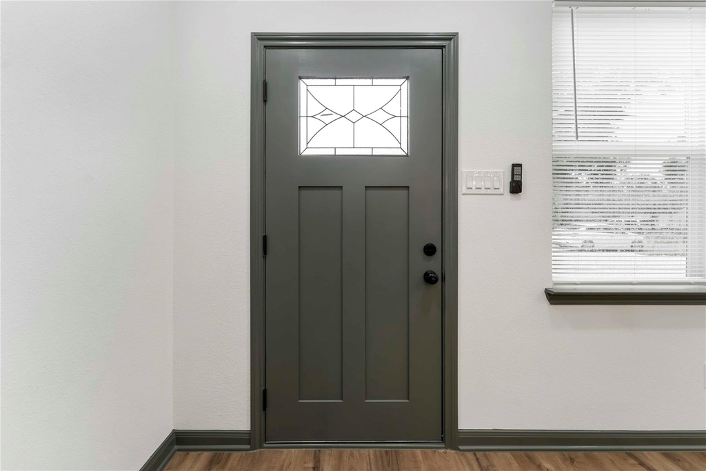 7987 Chateau Street - Photo 2