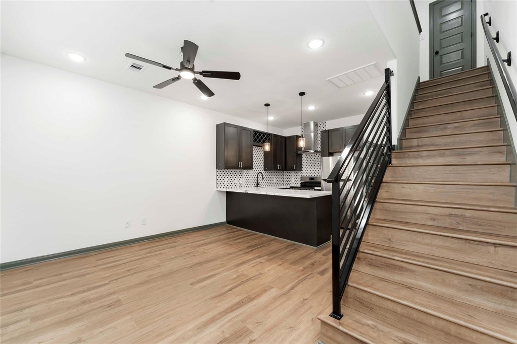 7987 Chateau Street - Photo 10