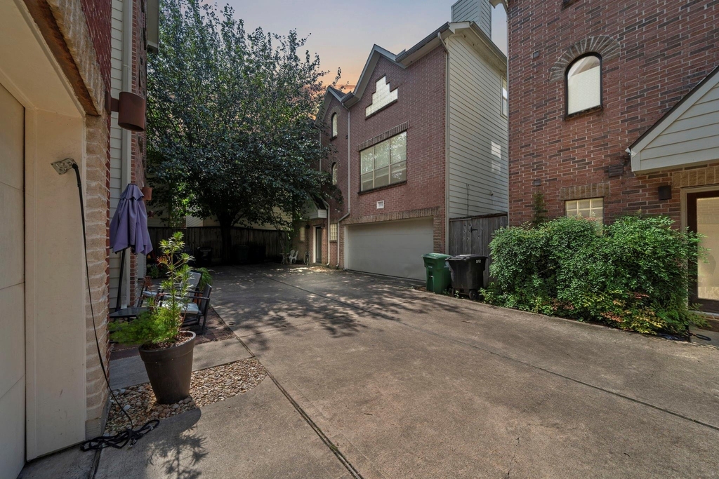 2154 Arabelle Street - Photo 5