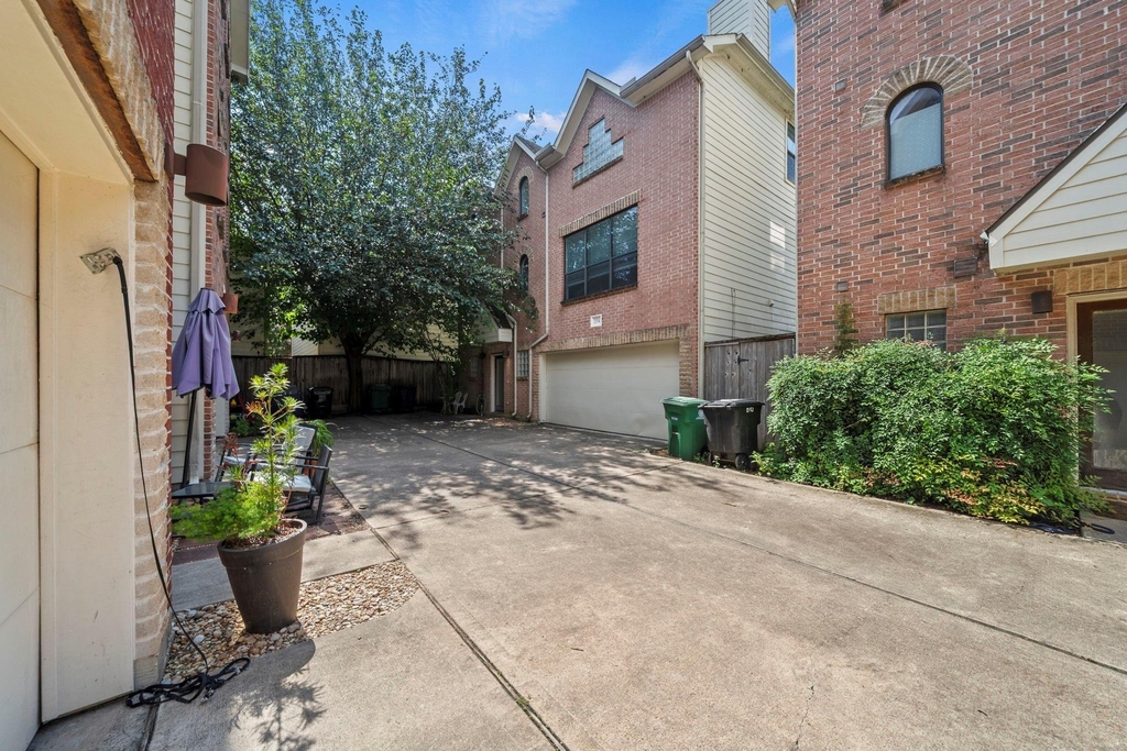 2154 Arabelle Street - Photo 6