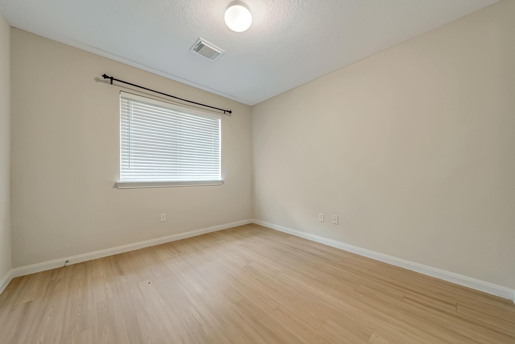 12810 Lake Shore Drive - Photo 19