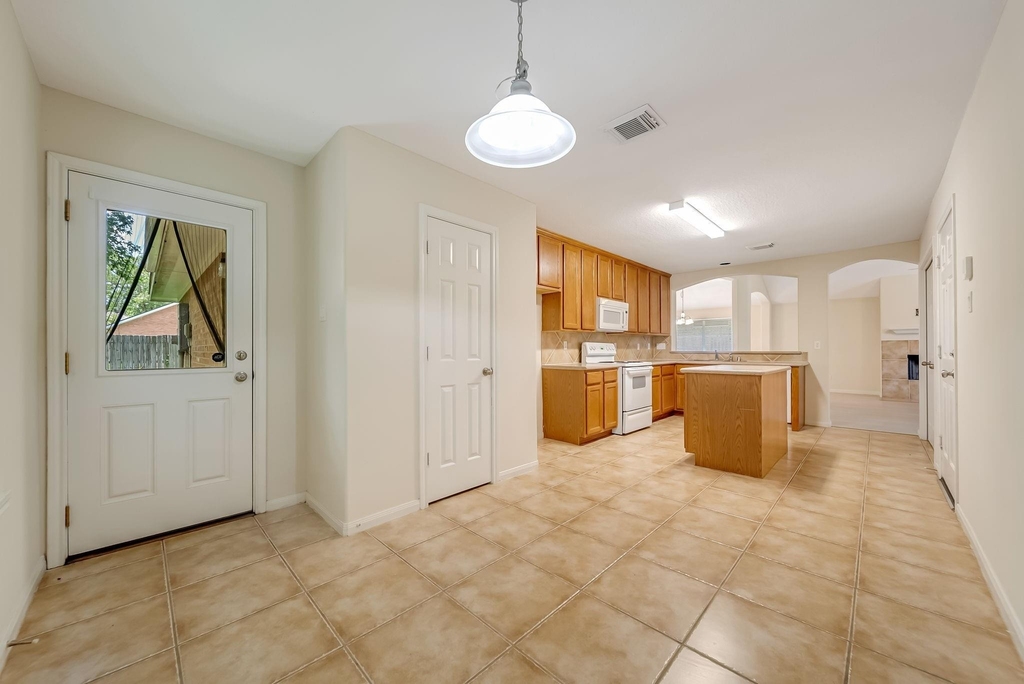 12810 Lake Shore Drive - Photo 11