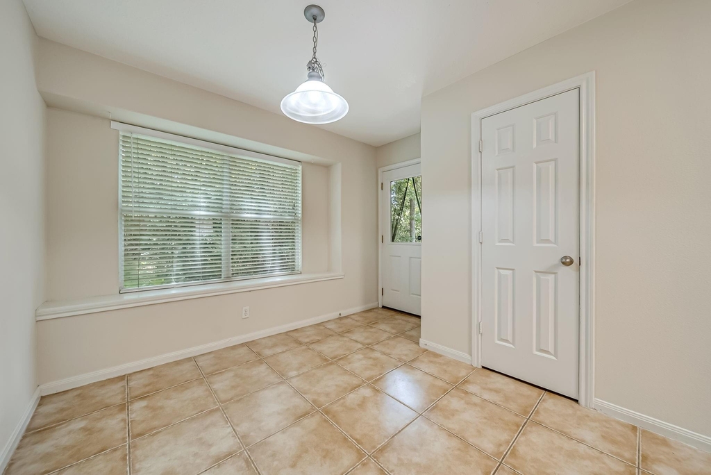 12810 Lake Shore Drive - Photo 12